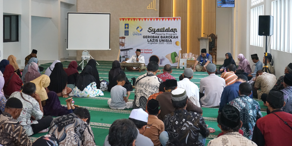 Sukses Usahane, Barokah Rejekine”, Lazis Unisia Perkuat Komunitas Gerobak Barokah Lewat Pengajian dan Halal Bihalal